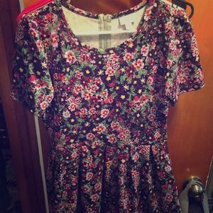 EUC LuLaRoe Amelia short sleeve dress